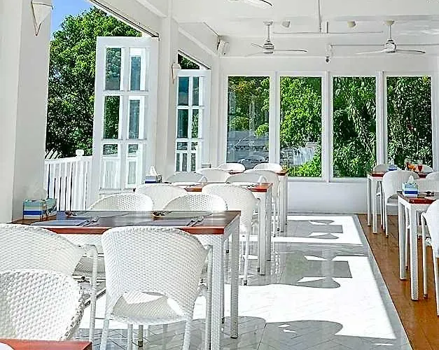 Hotel The Île de Mactan